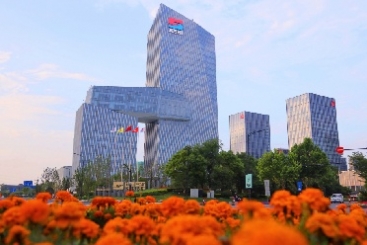 點(diǎn)贊！中國(guó)巨石榮登2023年玻璃纖維十大品牌榜單之首